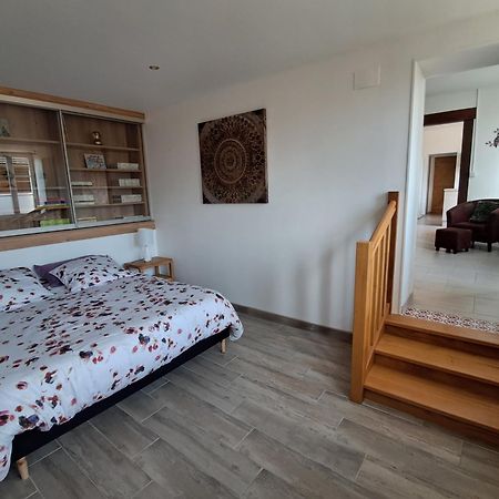 Maison Longere Les Camelias Vinneuf Bagian luar foto
