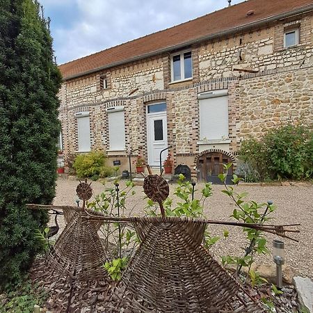 Maison Longere Les Camelias Vinneuf Bagian luar foto