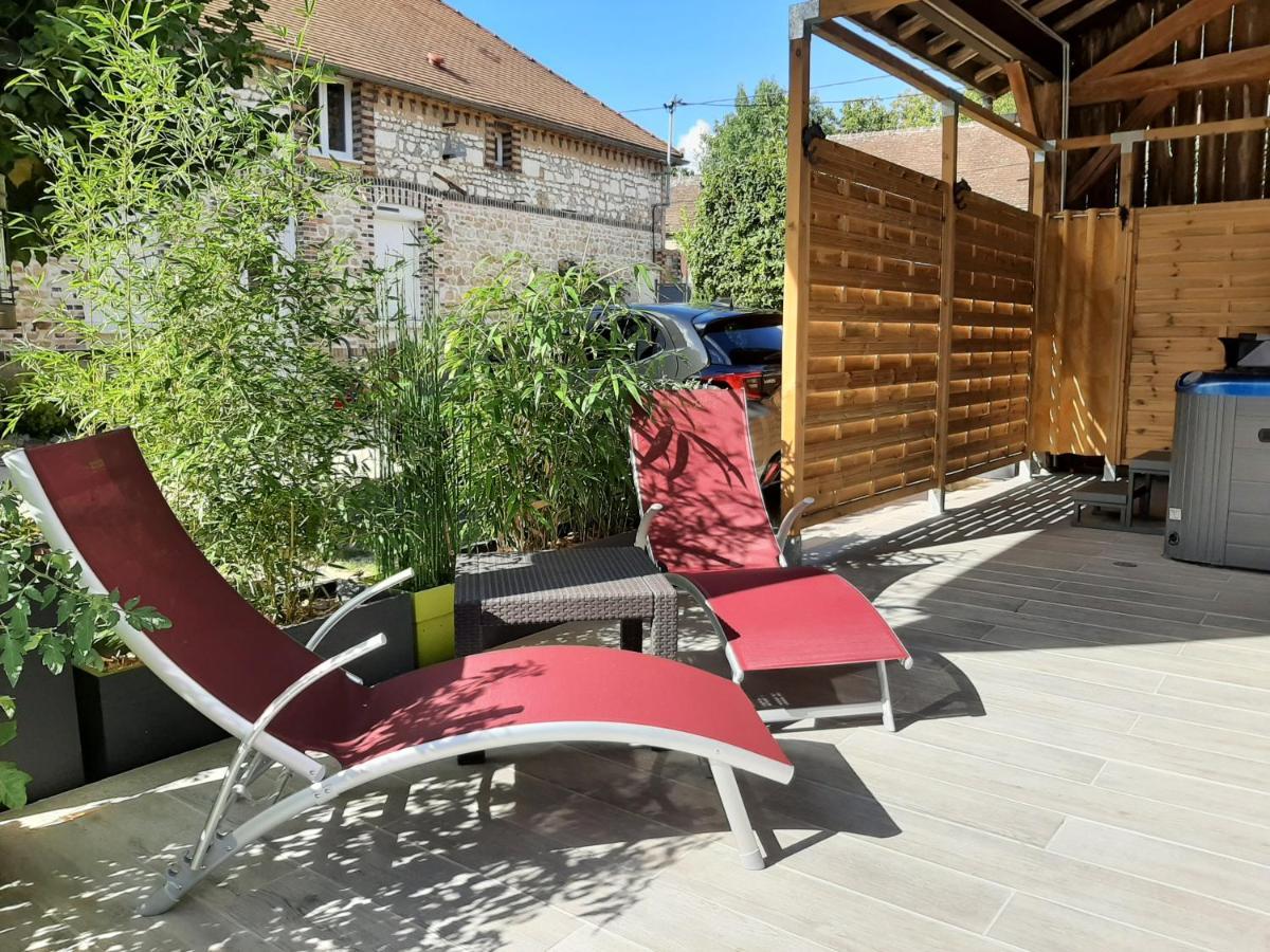 Maison Longere Les Camelias Vinneuf Bagian luar foto